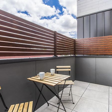 Boutique Apartment In Quiet, Sought-After Suburb Carnegie Bagian luar foto